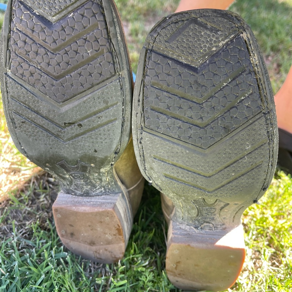 Ariat Boots - Picture 4 of 6